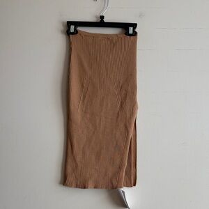 Topshop ribbed midi skirt in tan with a side slit.